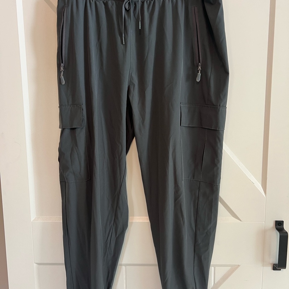Women’s XXL cargo hiking joggers